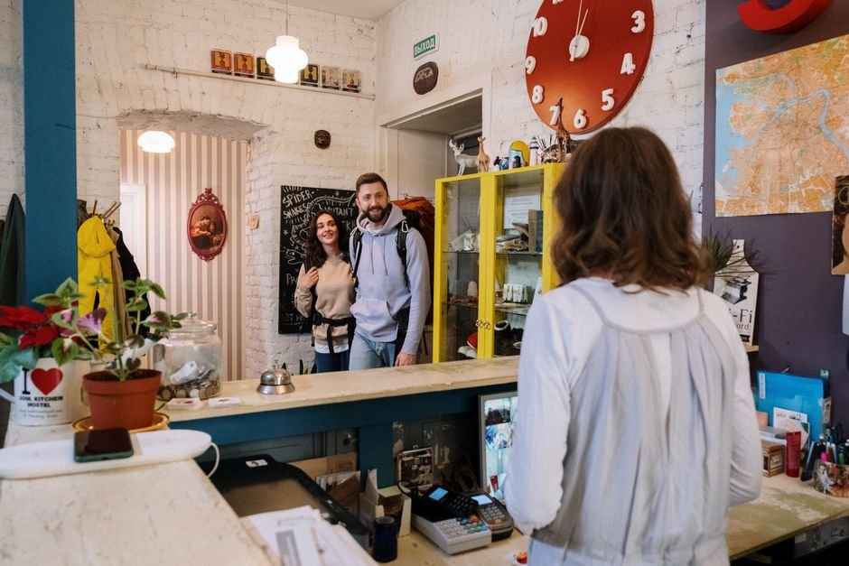 Gestion des avis voyageurs Airbnb : ce que chaque propriétaire doit savoir